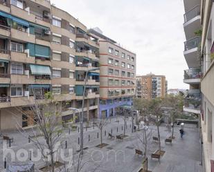 Exterior view of Flat for sale in  Barcelona Capital  with Terrace and Balcony