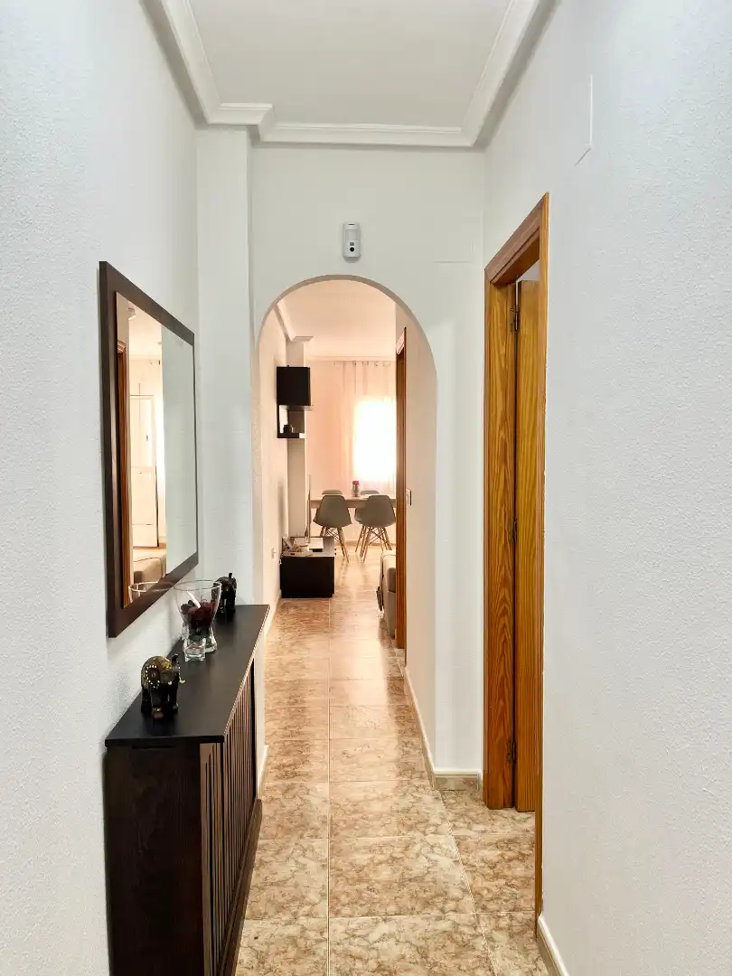Wohnung zum Verkauf in Torrevieja mit Klimaanlage, Heizung und Terrasse