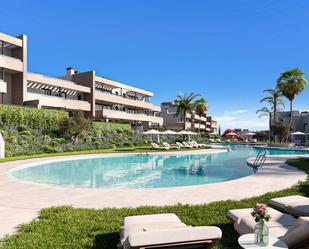 Piscina de Dúplex en venda en Casares amb Aire condicionat, Jardí privat i Terrassa