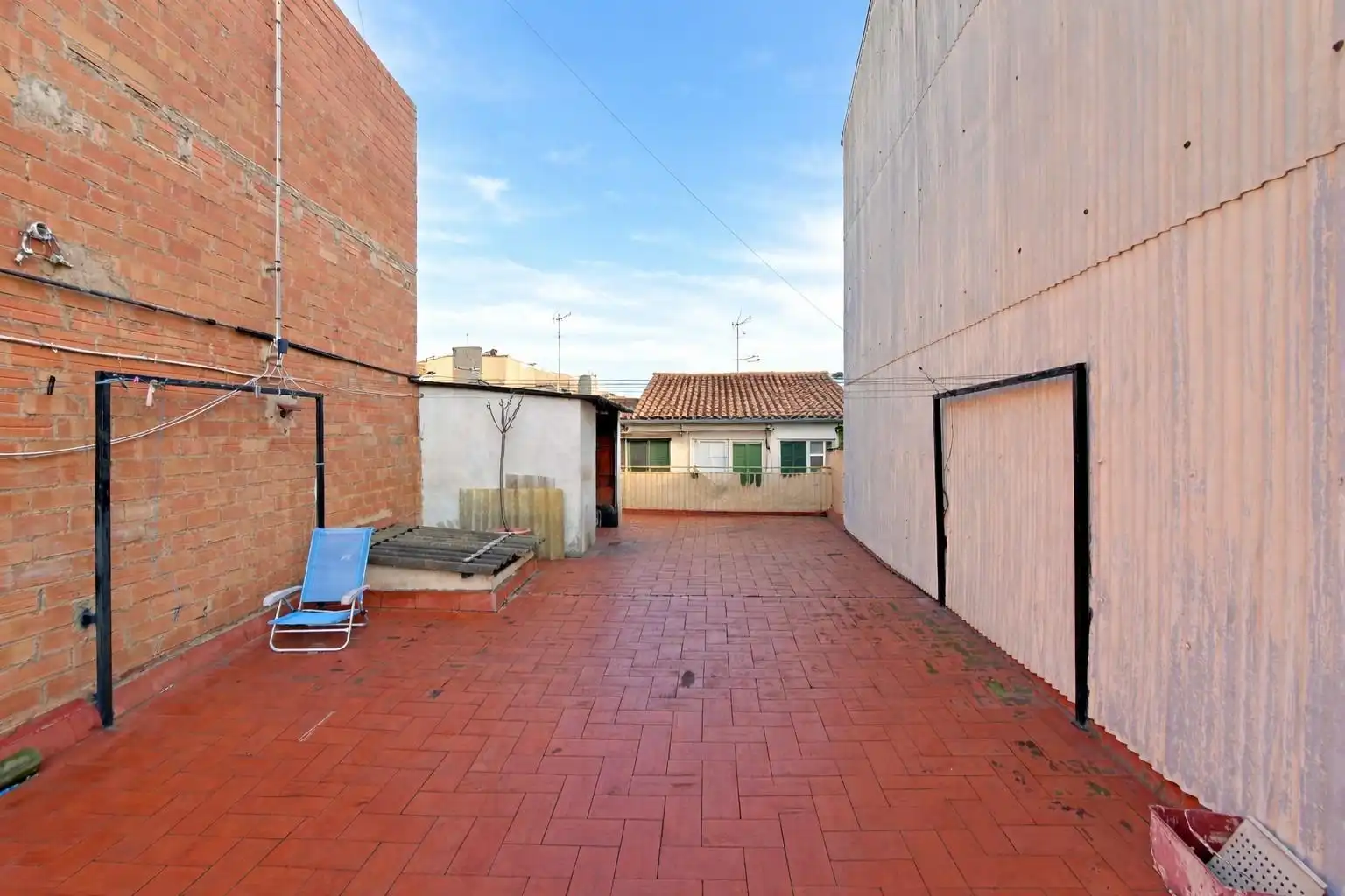 Vista exterior de Casa adosada en venda en Sabadell amb Aire condicionat, Calefacció i Terrassa