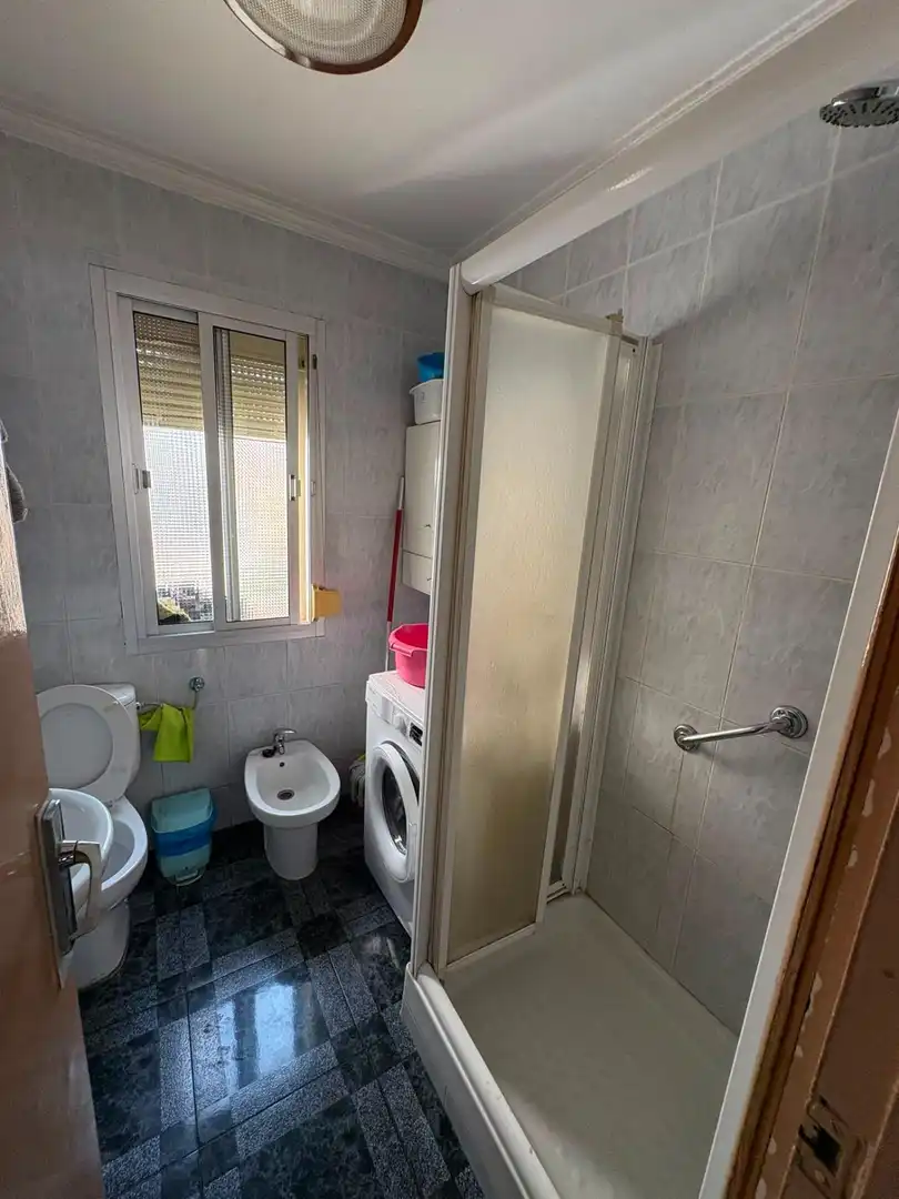 Bathroom of Flat for sale in Granada  with Balcony