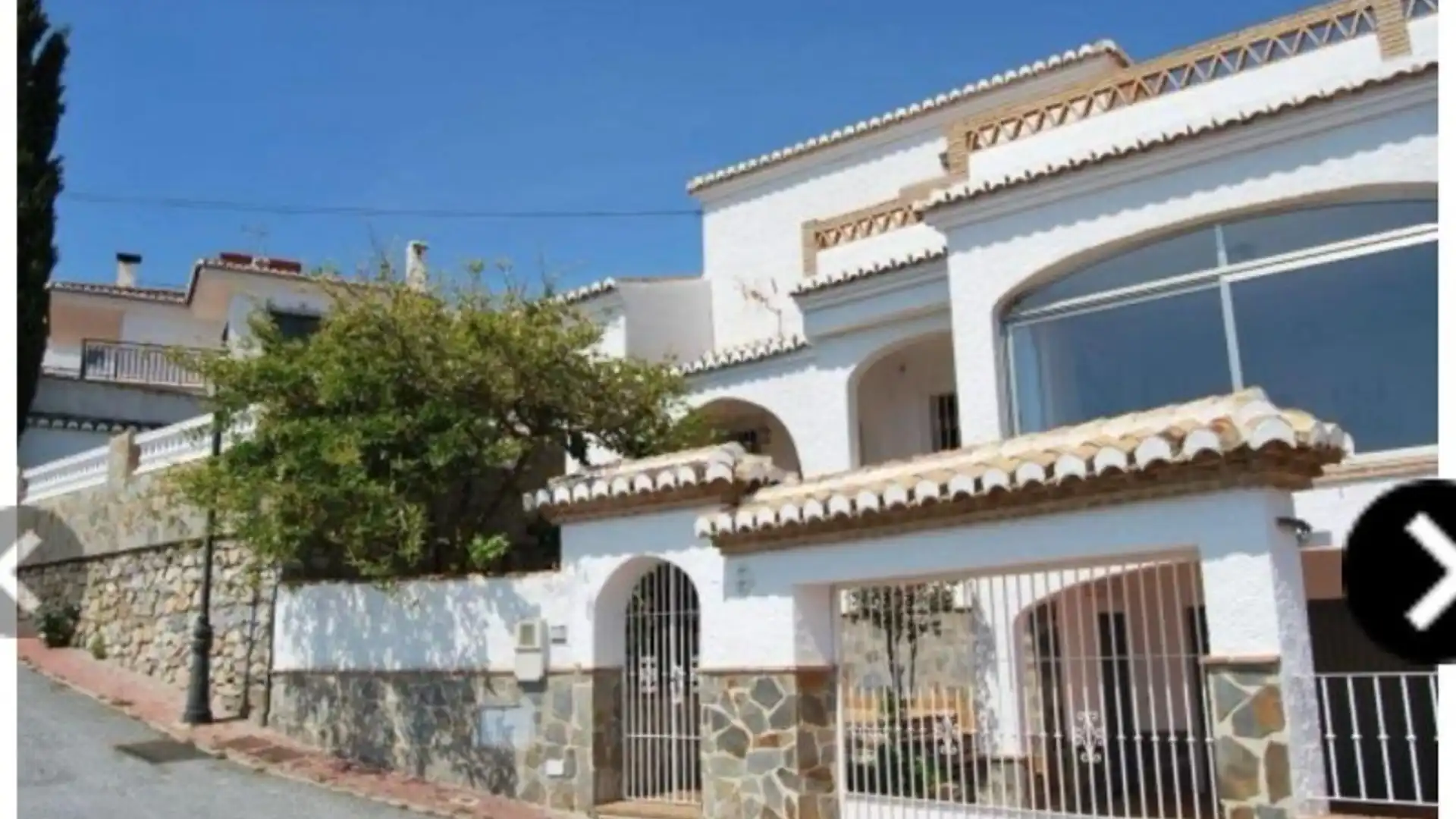 Vista exterior de Casa o xalet en venda en Salobreña amb Terrassa i Balcó