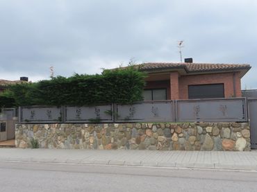 Casa aparellada en venda a C/ Galerna