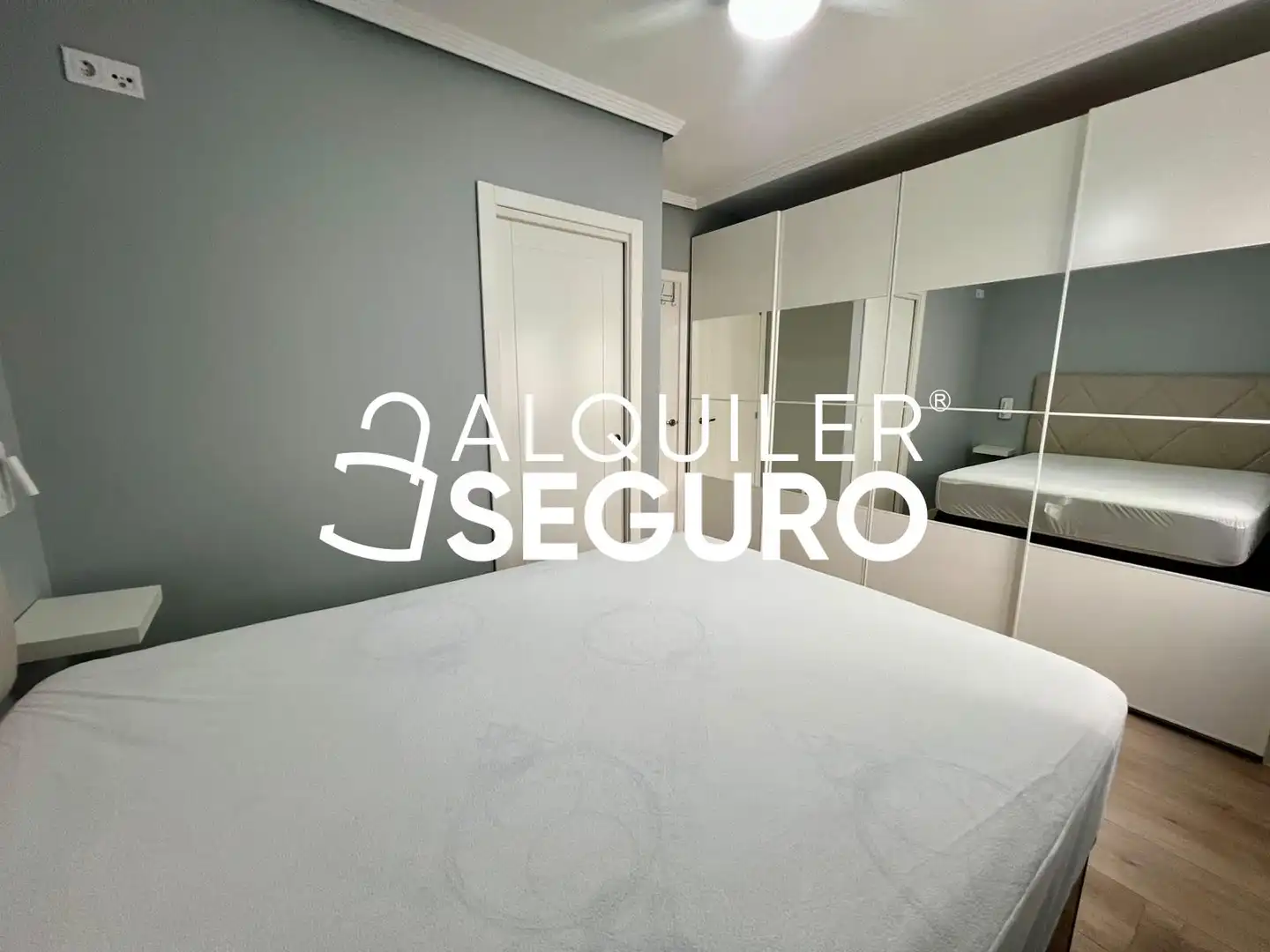 Bedroom of Flat for rent in Madrid  with Air Conditioner, Heating and Furnished