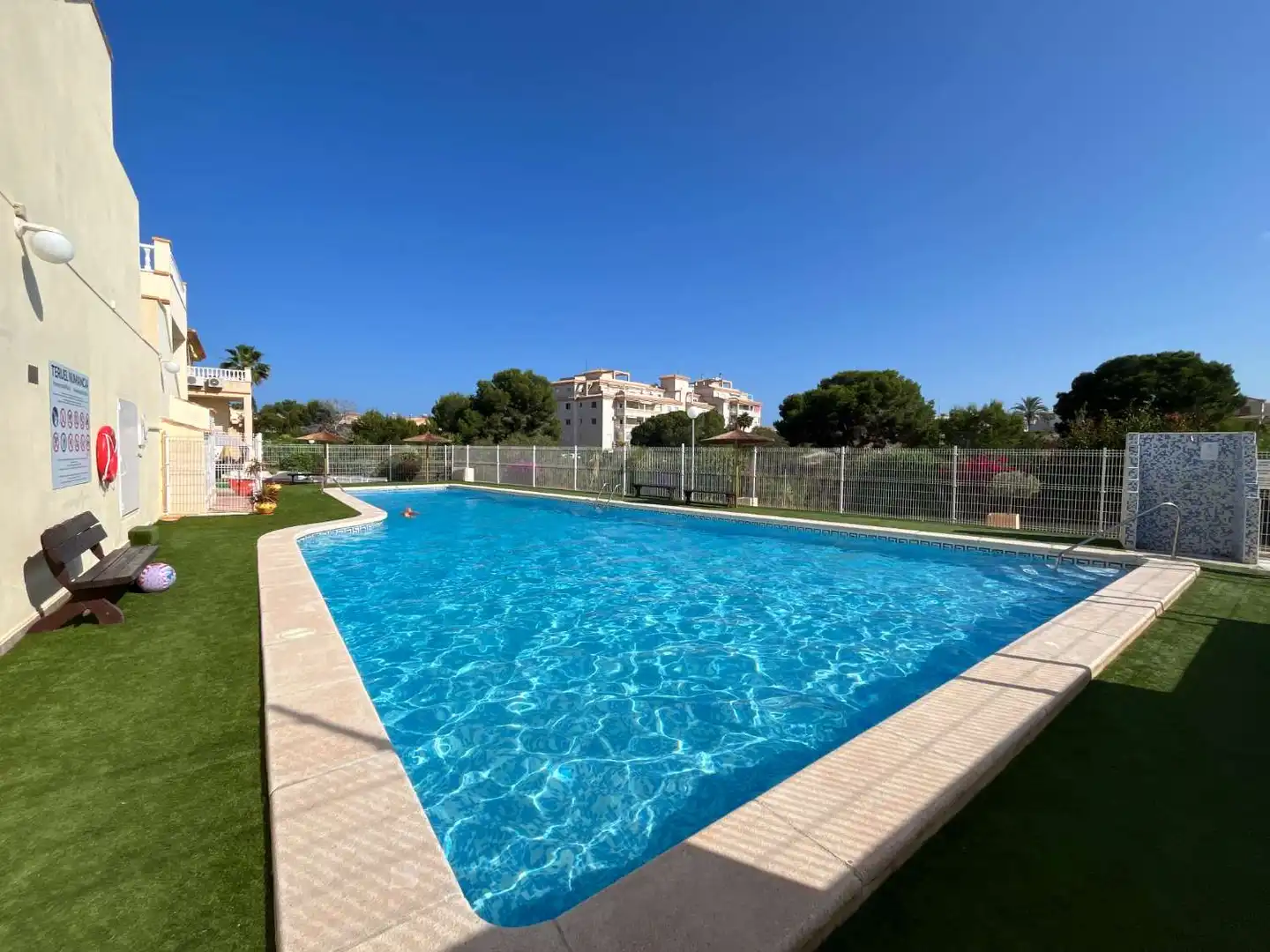 Piscina de Apartament en venda en Orihuela amb Aire condicionat, Piscina i Moblat