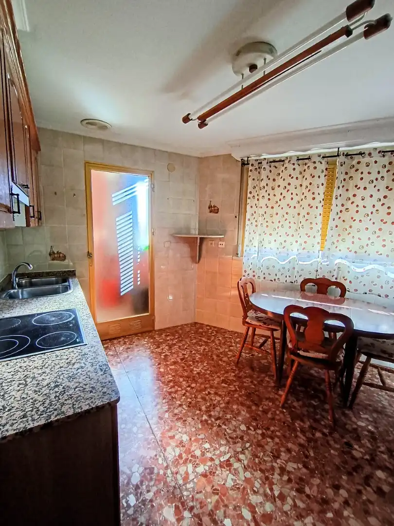 Cocina de Piso en venta en Elche / Elx con Aire acondicionado, Calefacción y Balcón