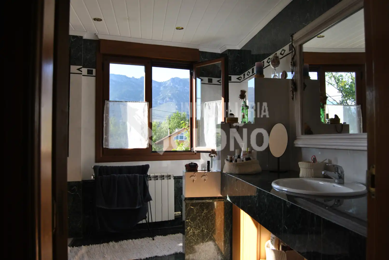 Bany de Casa adosada en venda en Leza amb Calefacció, Jardí privat i Parquet