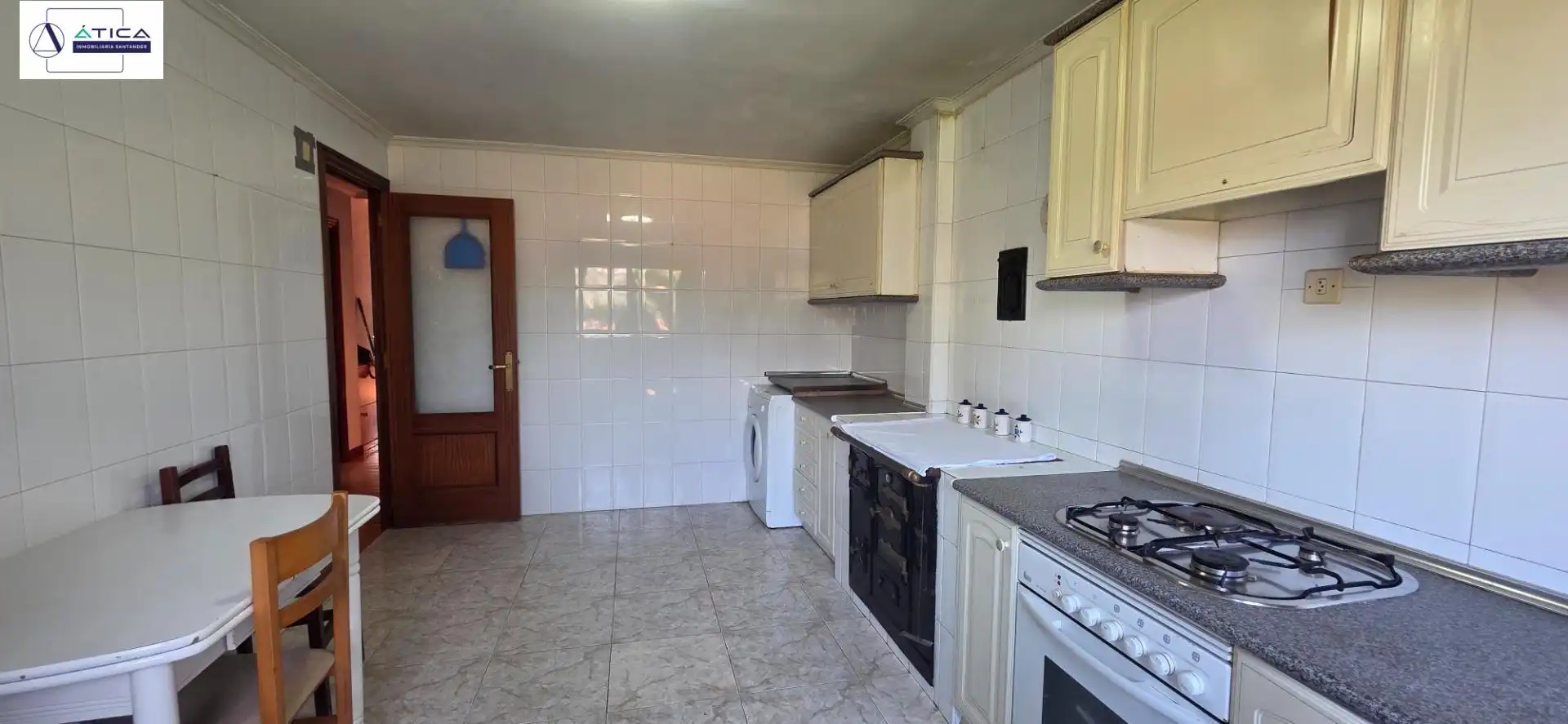 Cocina de Casa adosada en venta en Bárcena de Cicero con Jardín privado, Amueblado y Balcón