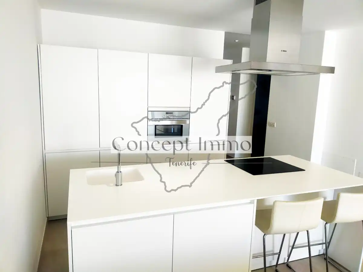 Cocina de Casa adosada en venta en Adeje con Aire acondicionado, Jardín privado y Terraza