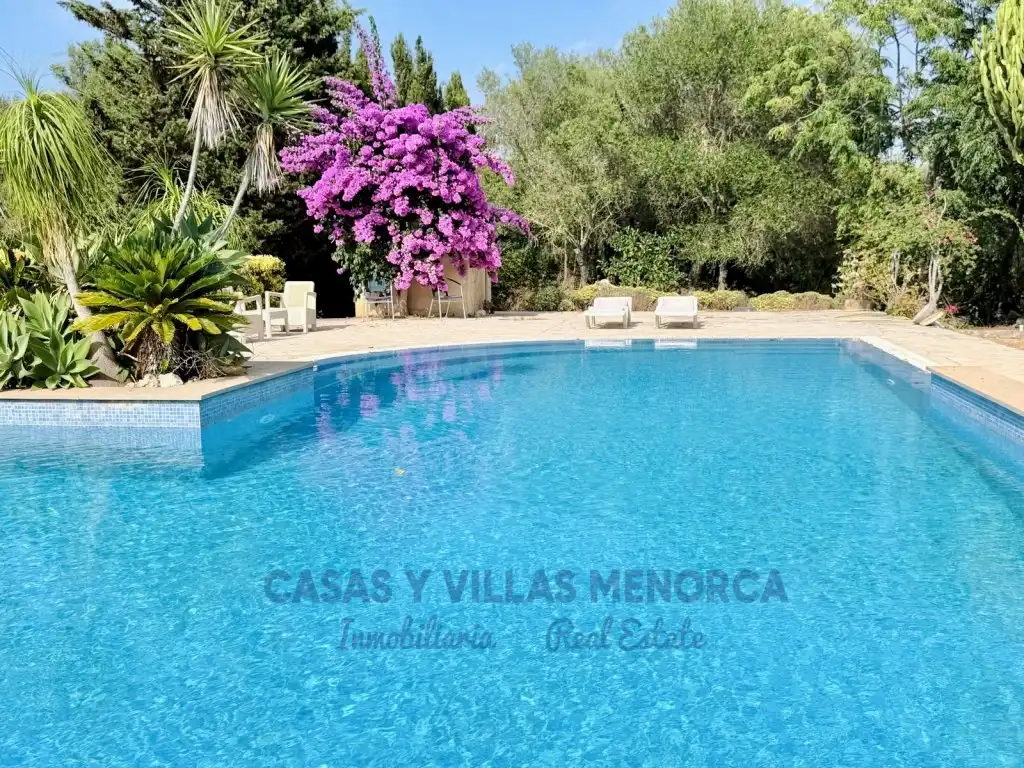Vista exterior de Finca rústica en venda en Sant Lluís