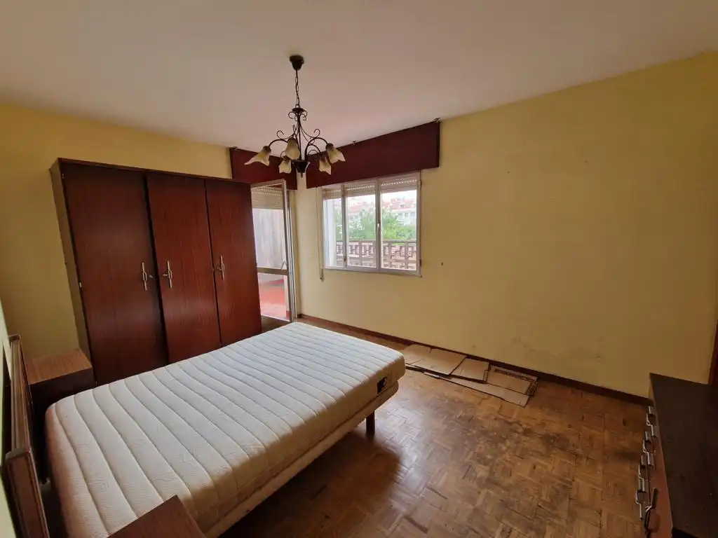 Habitación de Piso en venta en Vilanova de Arousa con Parquet, Amueblado y Balcón