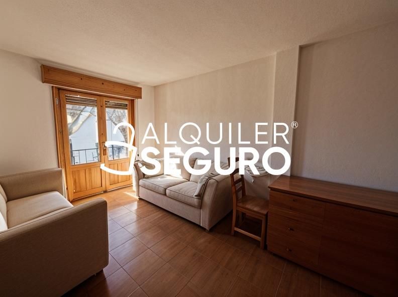 Dormitori de Pis de lloguer en El Molar (Madrid) amb Calefacció i Moblat