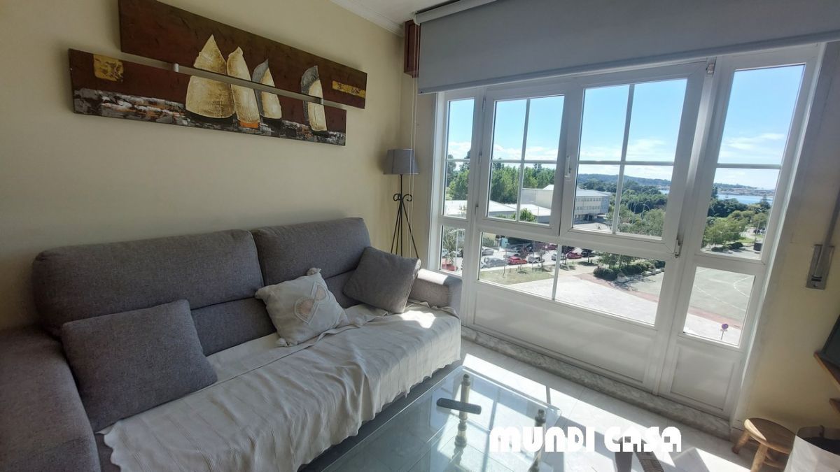 Dormitori de Apartament de lloguer en Boiro amb Calefacció i Moblat