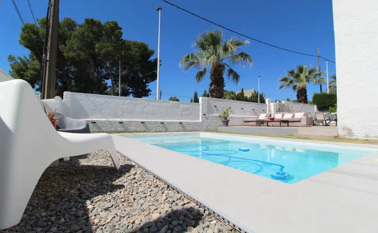 Piscina de Casa o chalet en venta en L'Eliana con Aire acondicionado, Calefacción y Jardín privado