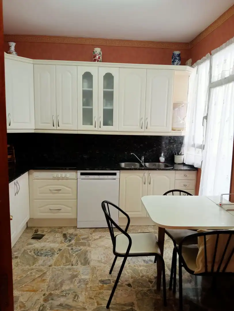Küche von Wohnung zum Verkauf in  Logroño mit Klimaanlage, Heizung und Terrasse