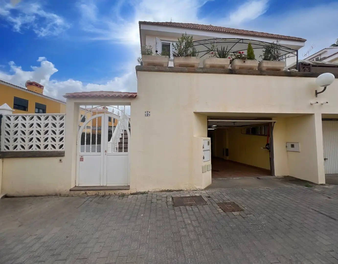 Vista exterior de Casa o chalet en venta en Las Palmas de Gran Canaria con Jardín privado, Terraza y Trastero
