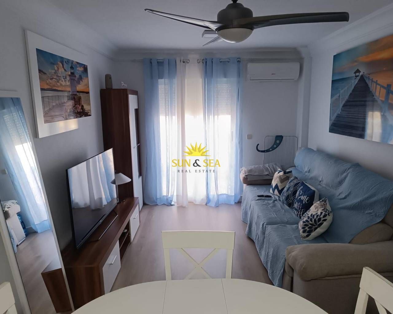 Living room of Flat for rent in Cartagena  with Air Conditioner, Heating and Parquet flooring