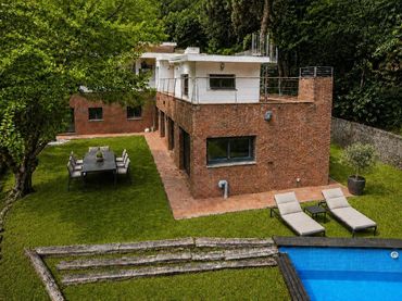 Chalet con balcón en venta en MAGAROLA