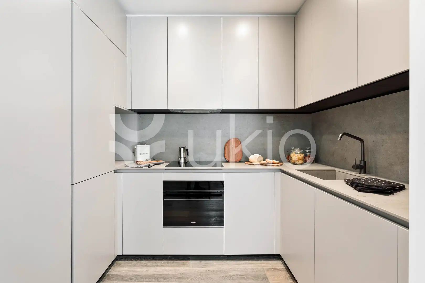 Cocina de Apartamento de alquiler en Barcelona con Aire acondicionado, Calefacción y Amueblado