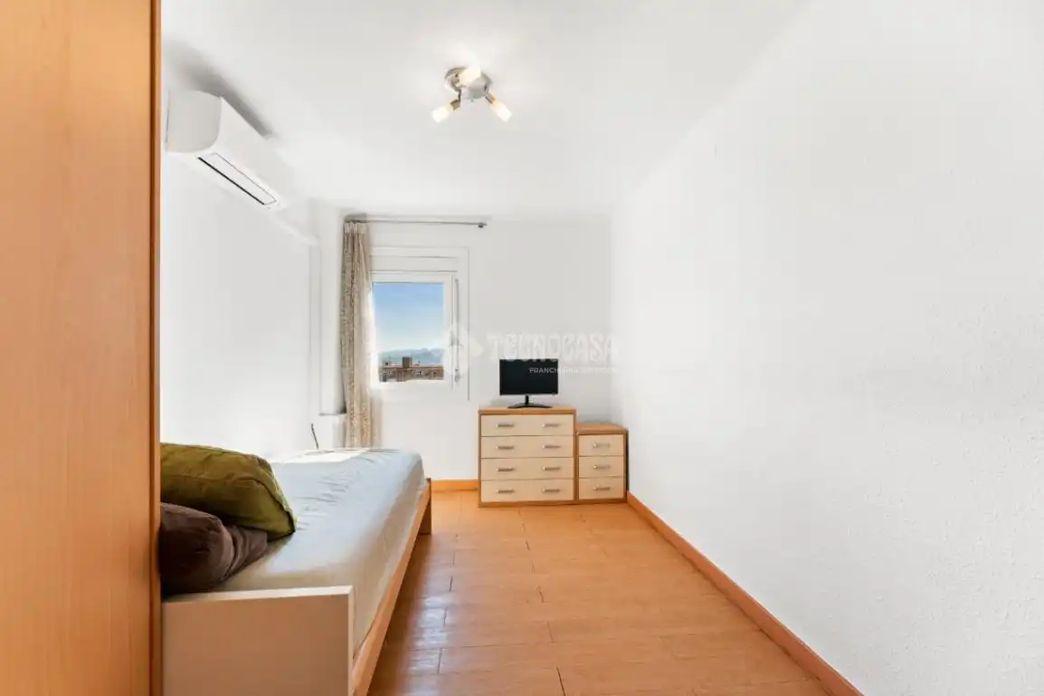 Bedroom of Flat for sale in Cornellà de Llobregat  with Air Conditioner