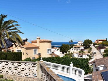 Villa con piscina in vendita a El Montgó