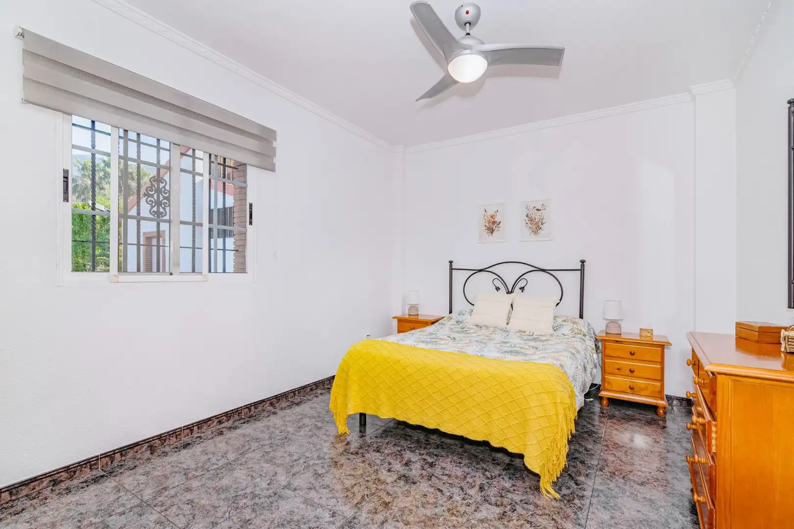 Dormitori de Casa o xalet en venda en Órgiva amb Aire condicionat, Calefacció i Jardí privat