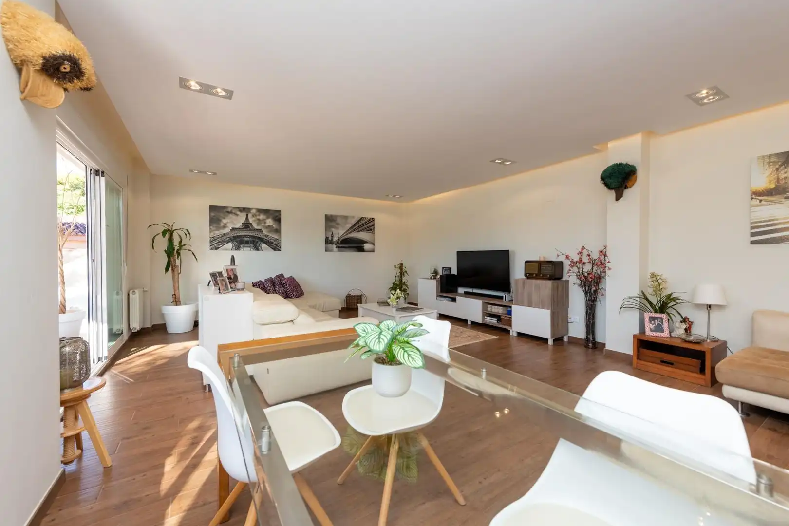 Sala de estar de Casa o chalet en venta en Alicante / Alacant con Aire acondicionado, Calefacción y Jardín privado