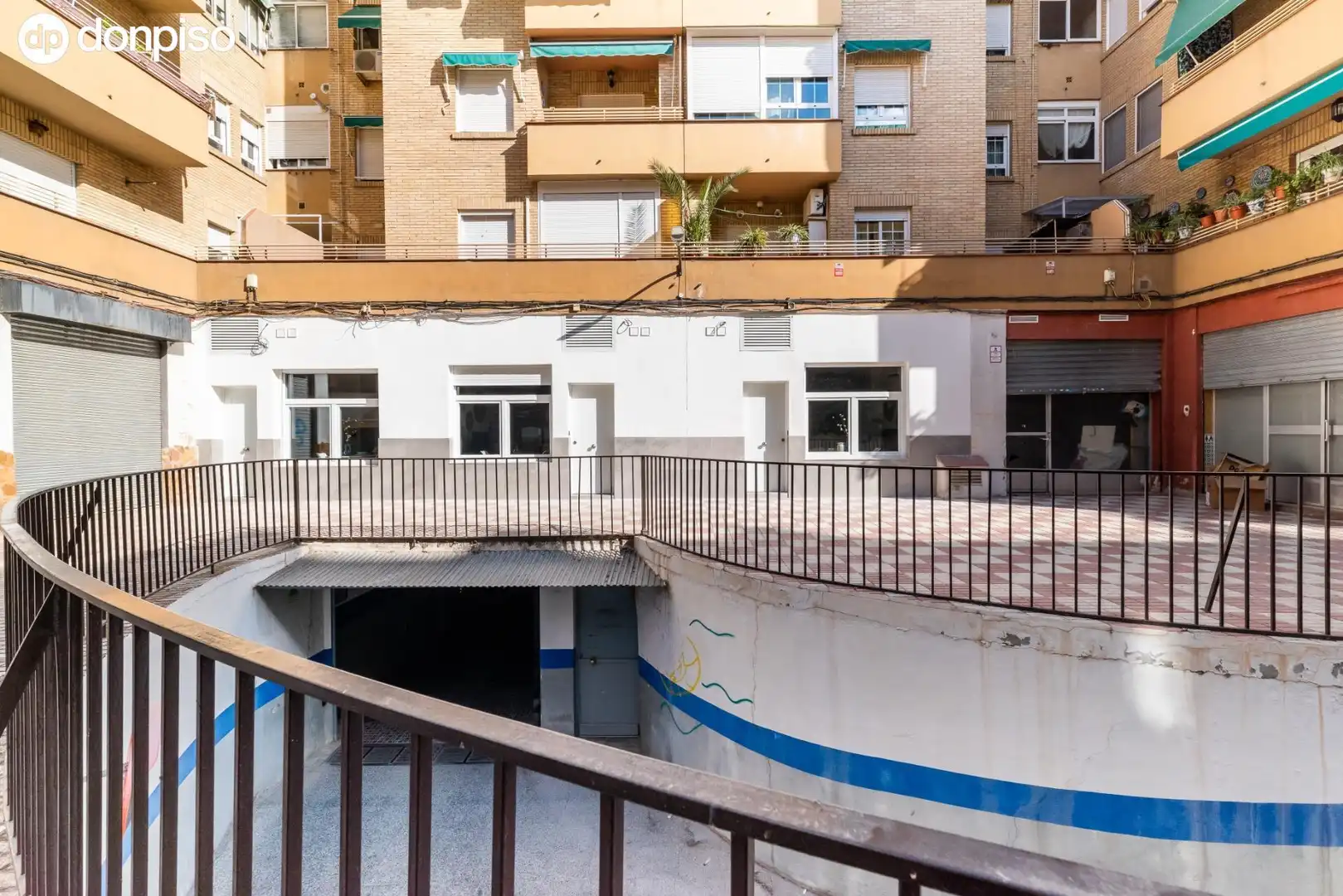 Vista exterior de Estudio en venta en Granada con Aire acondicionado, Calefacción y Amueblado