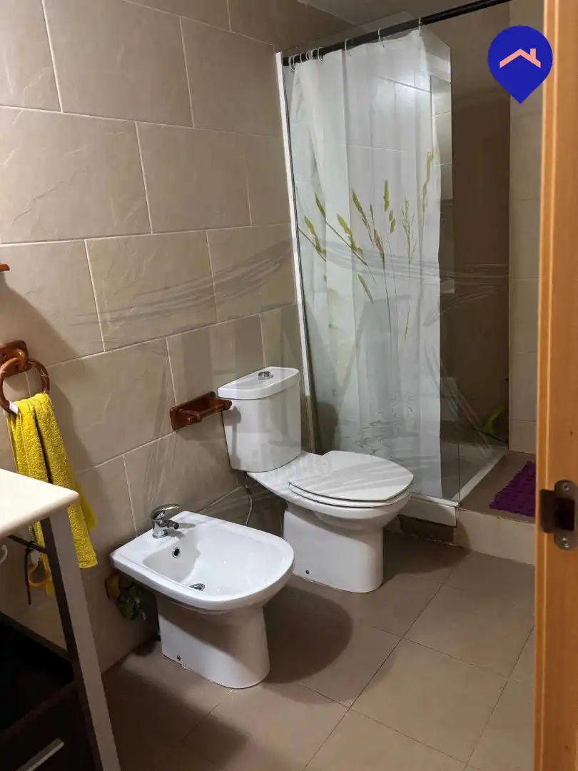 Bany de Pis en venda en Oropesa del Mar / Orpesa amb Aire condicionat, Calefacció i Jardí privat