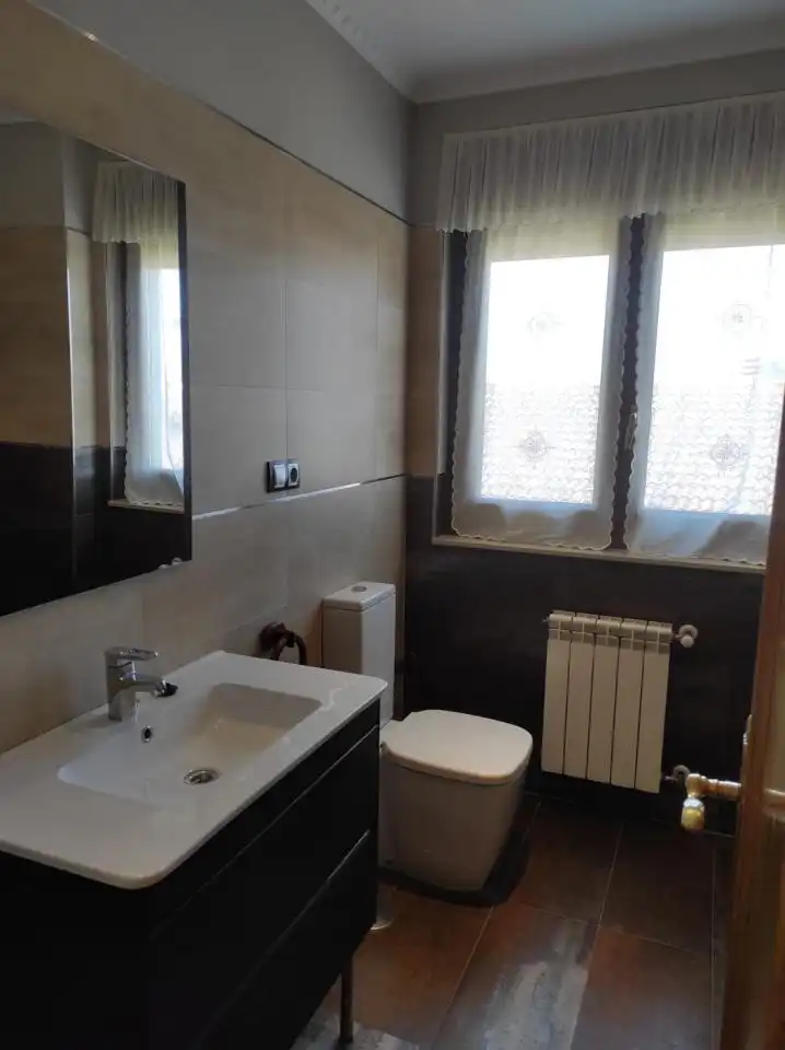 Baño de Casa o chalet en venta en Marina de Cudeyo con Calefacción, Jardín privado y Parquet