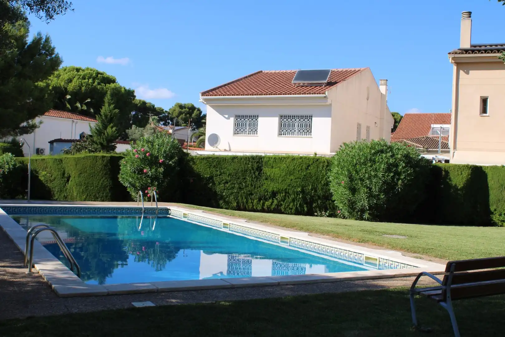 Schwimmbecken von Haus oder Chalet zum Verkauf in Salou mit Heizung, Privatgarten und Terrasse