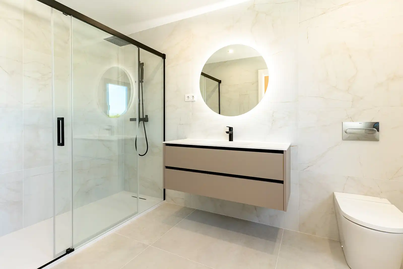 Bathroom of Houses for sale in Sitges  with Air Conditioner, Heating and Private garden