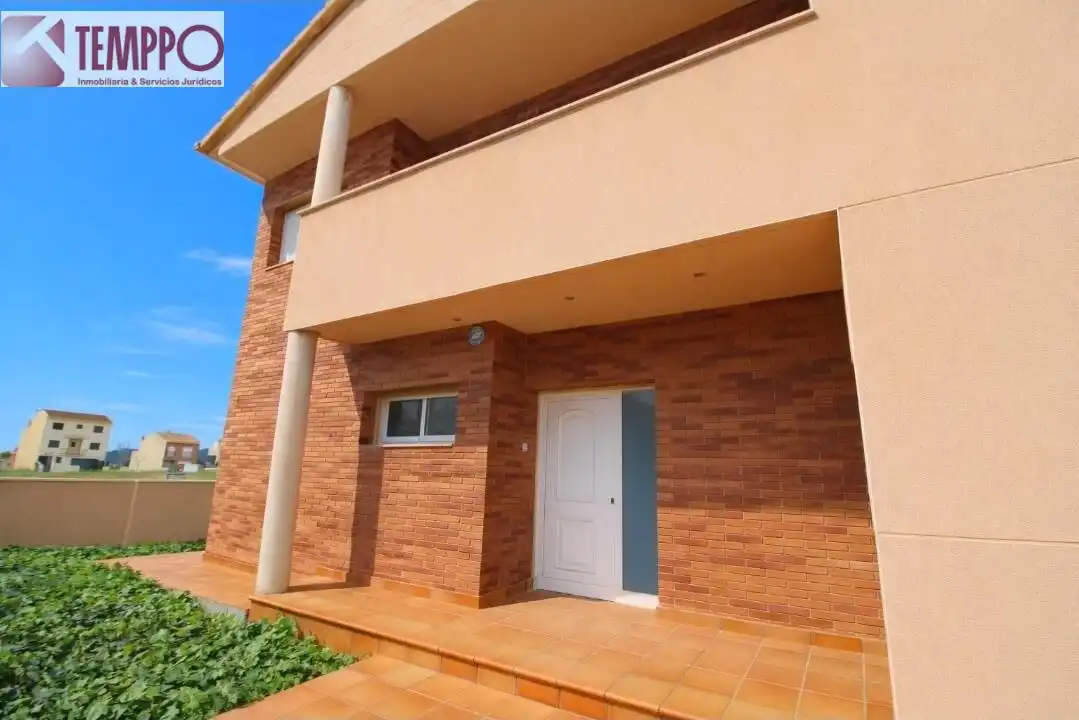 Vista exterior de Casa adosada en venta en Llorenç del Penedès con Calefacción, Jardín privado y Terraza