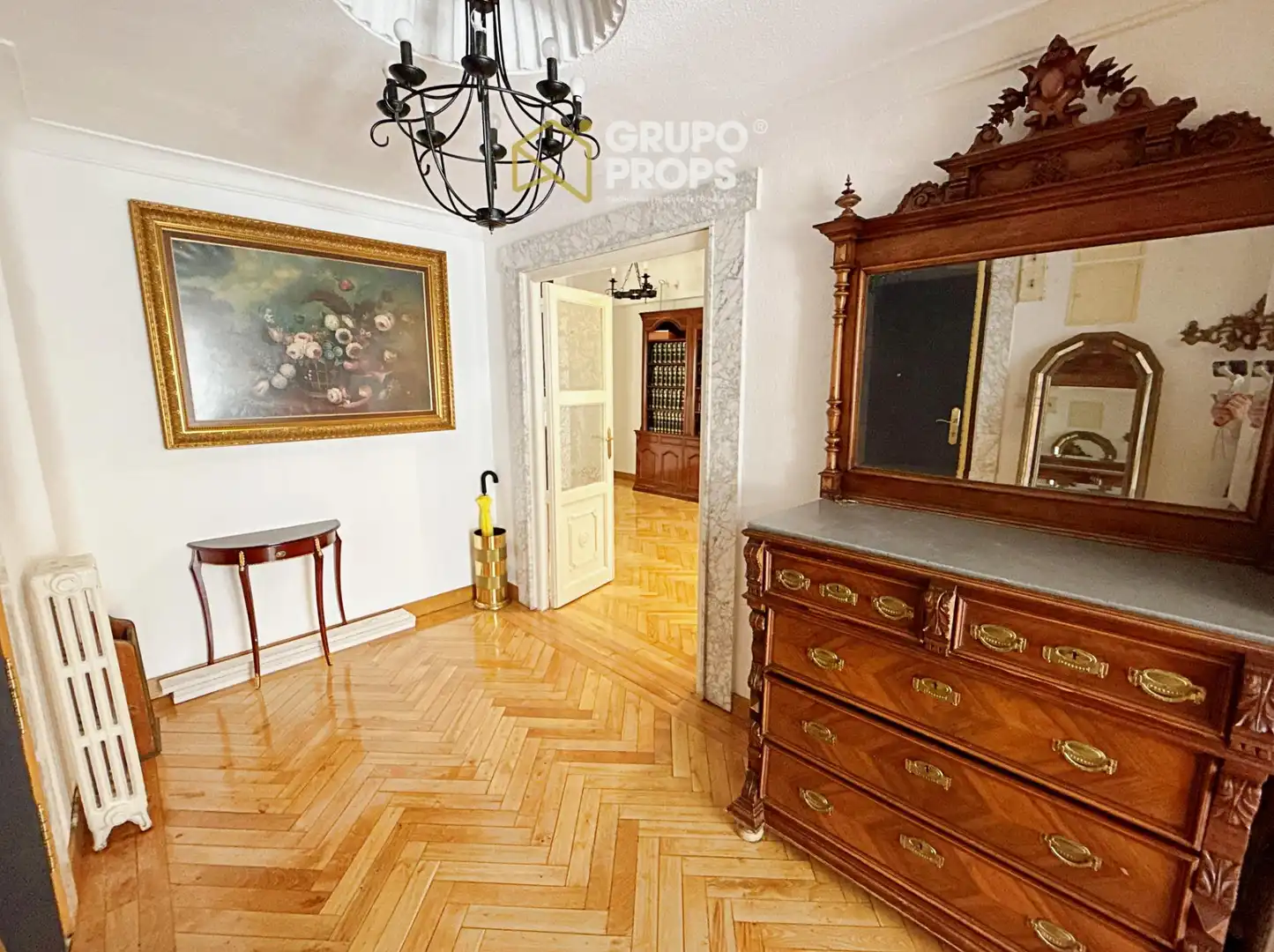 Sala d'estar de Pis de lloguer en Madrid amb Calefacció, Parquet i Moblat