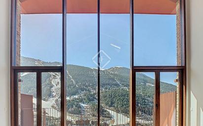 Exterior view of House or chalet for sale in  Madrid Capital  with Air Conditioner, Heating and Parquet flooring