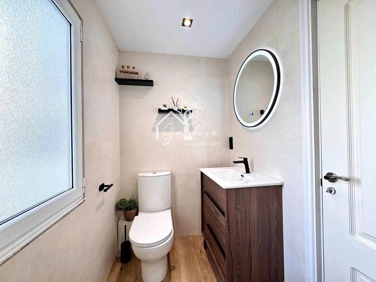 Badezimmer von Wohnung zum Verkauf in Ferrol mit Heizung, Parkett und Terrasse