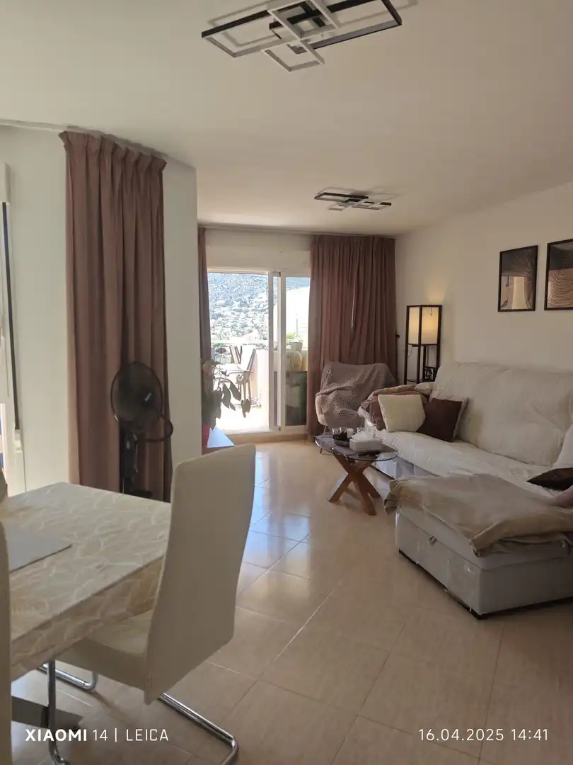 Sala d'estar de Apartament en venda en Calpe / Calp amb Aire condicionat, Calefacció i Jardí privat