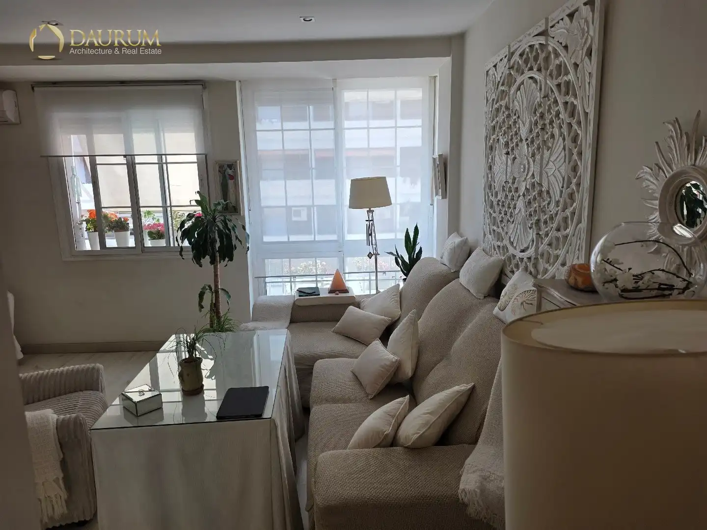 Living room of Flat for sale in Sevilla  with Air Conditioner, Heating and Terrace