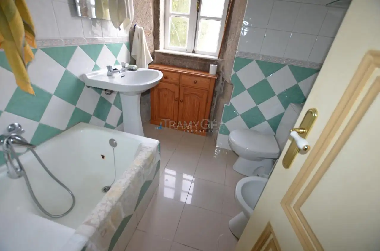 Baño de Casa o chalet en venta en O Rosal   con Calefacción, Jardín privado y Trastero