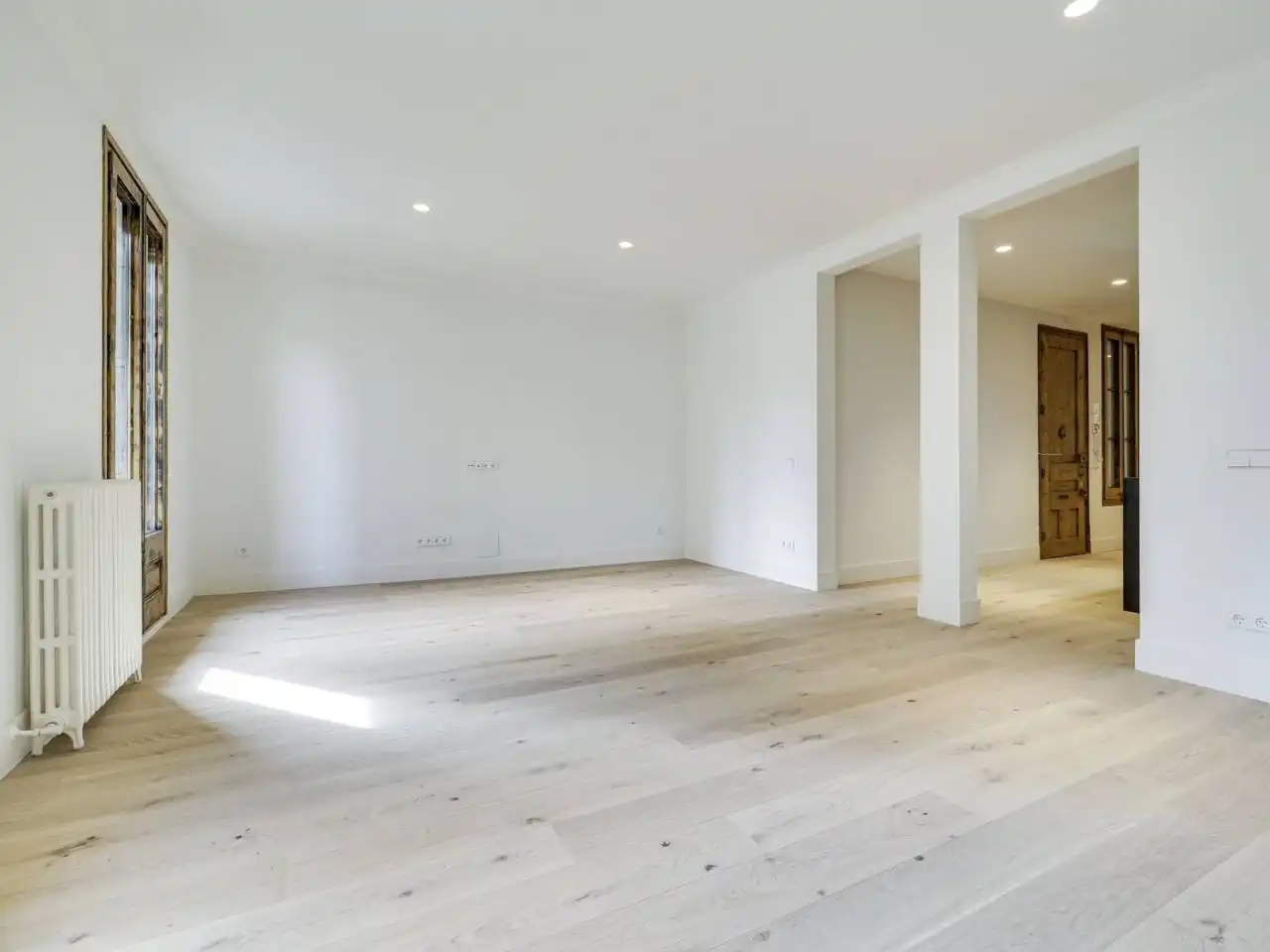 Living room of Flat for sale in Madrid  with Air Conditioner, Heating and Parquet flooring