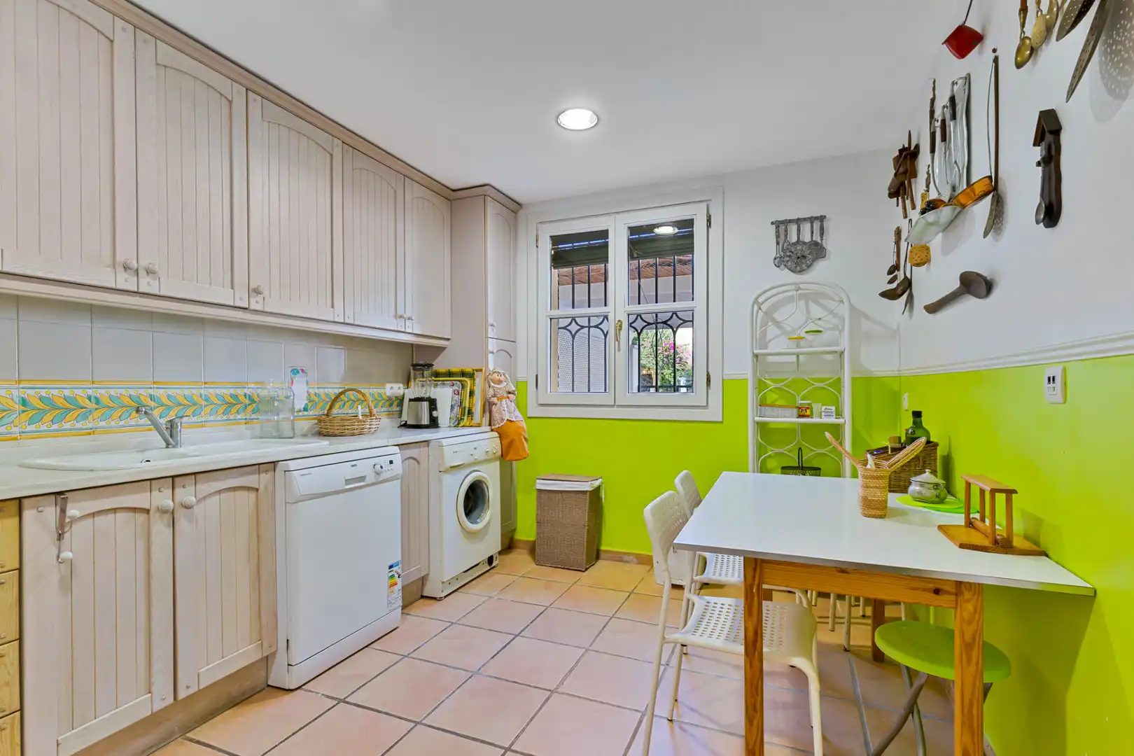 Cocina de Casa o chalet en venta en Marbella con Terraza y Piscina comunitaria