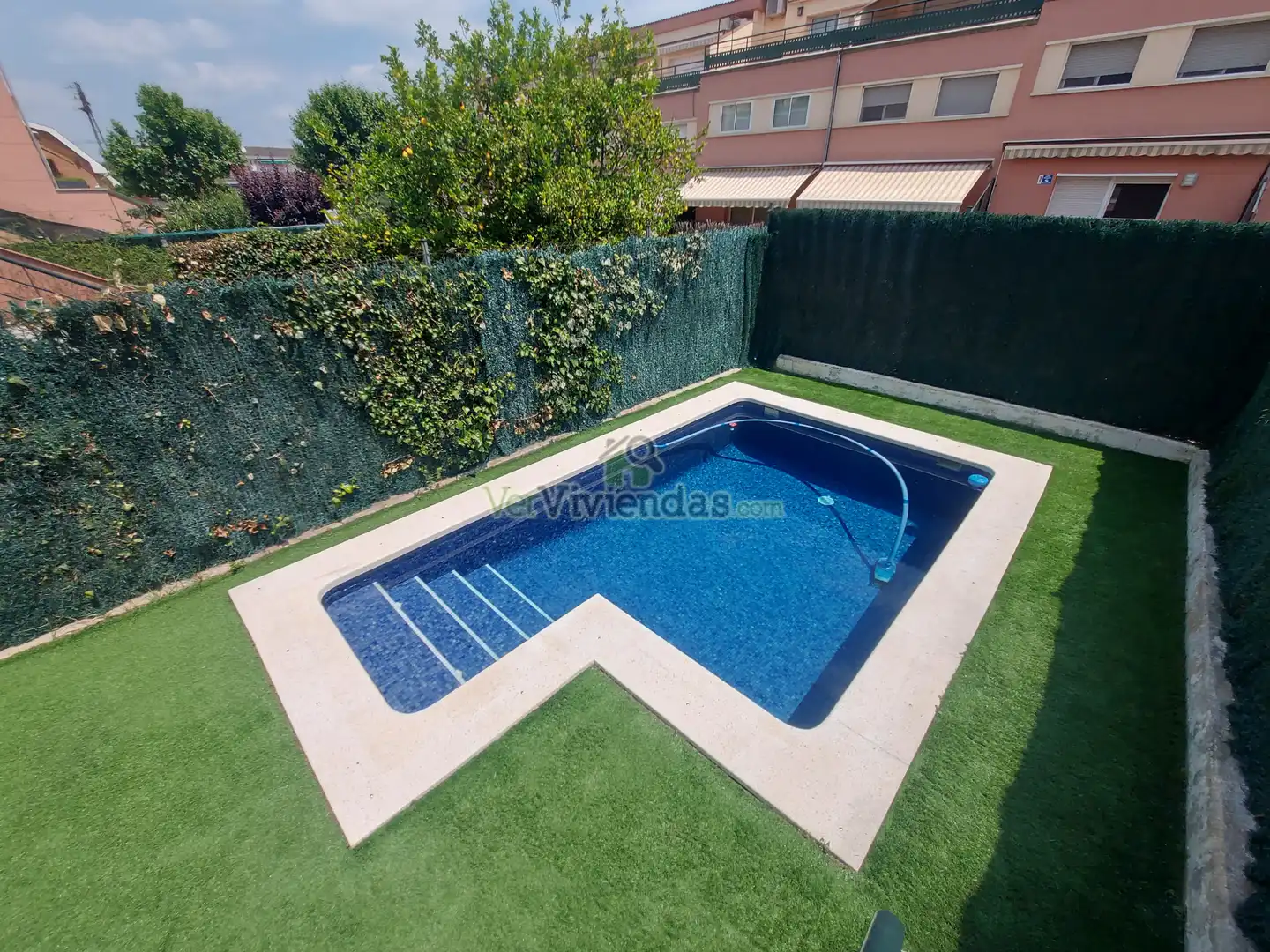 Piscina de Casa adosada en venta en Martorell con Aire acondicionado, Calefacción y Jardín privado