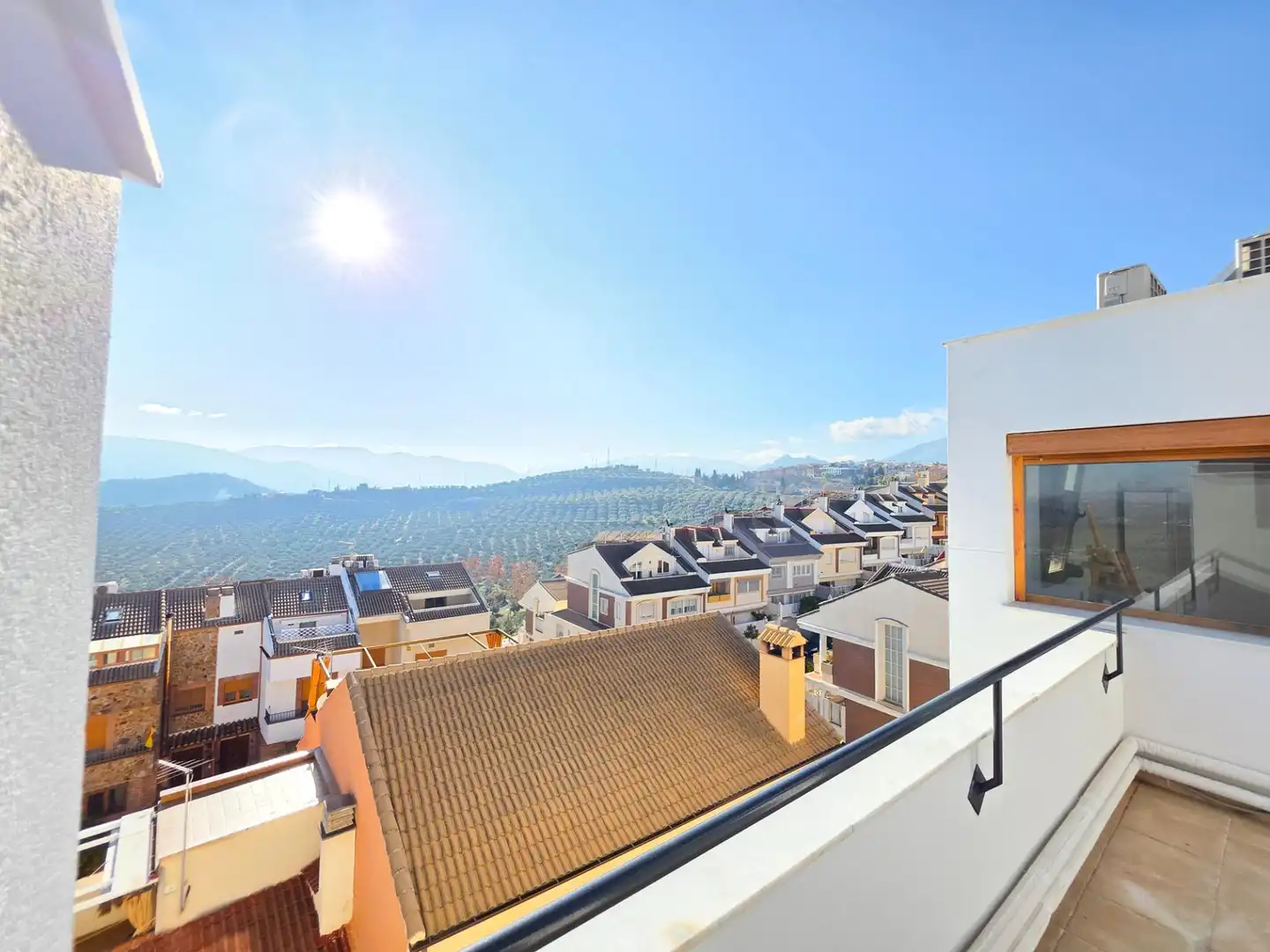 Vista exterior de Casa adosada en venta en Jaén con Aire acondicionado, Calefacción y Jardín privado