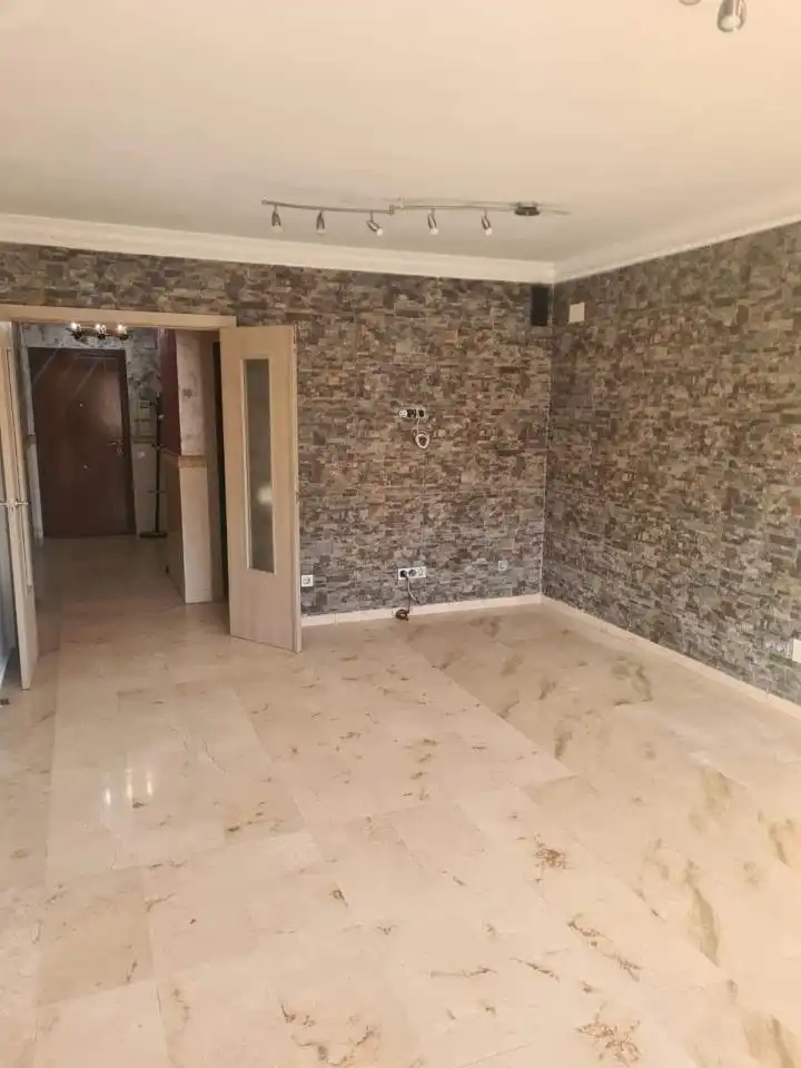 Piso en venta en Melilla con Terraza y Piscina comunitaria