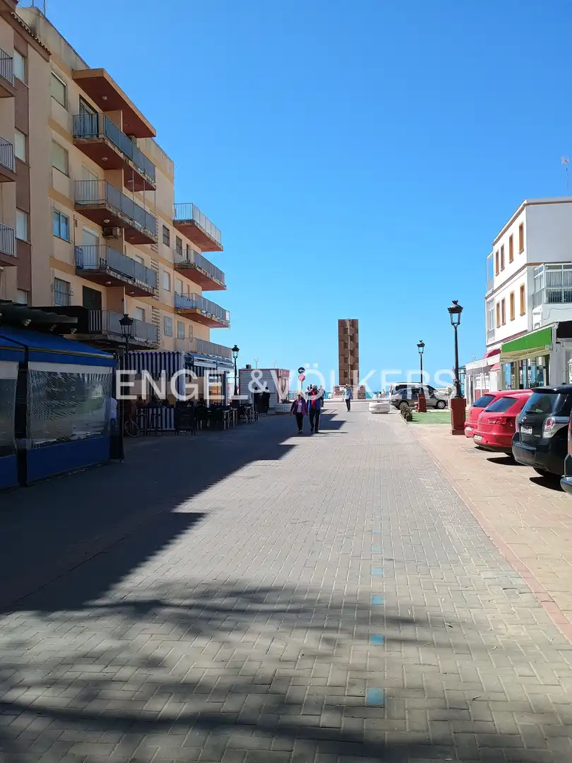 Vista exterior de Apartament en venda en Chipiona amb Calefacció i Terrassa