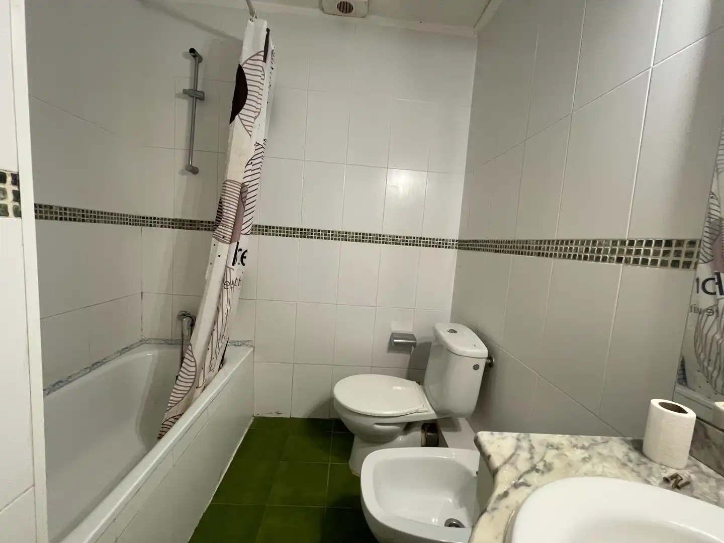 Badezimmer von Dachboden zum Verkauf in Igualada mit Heizung und Terrasse