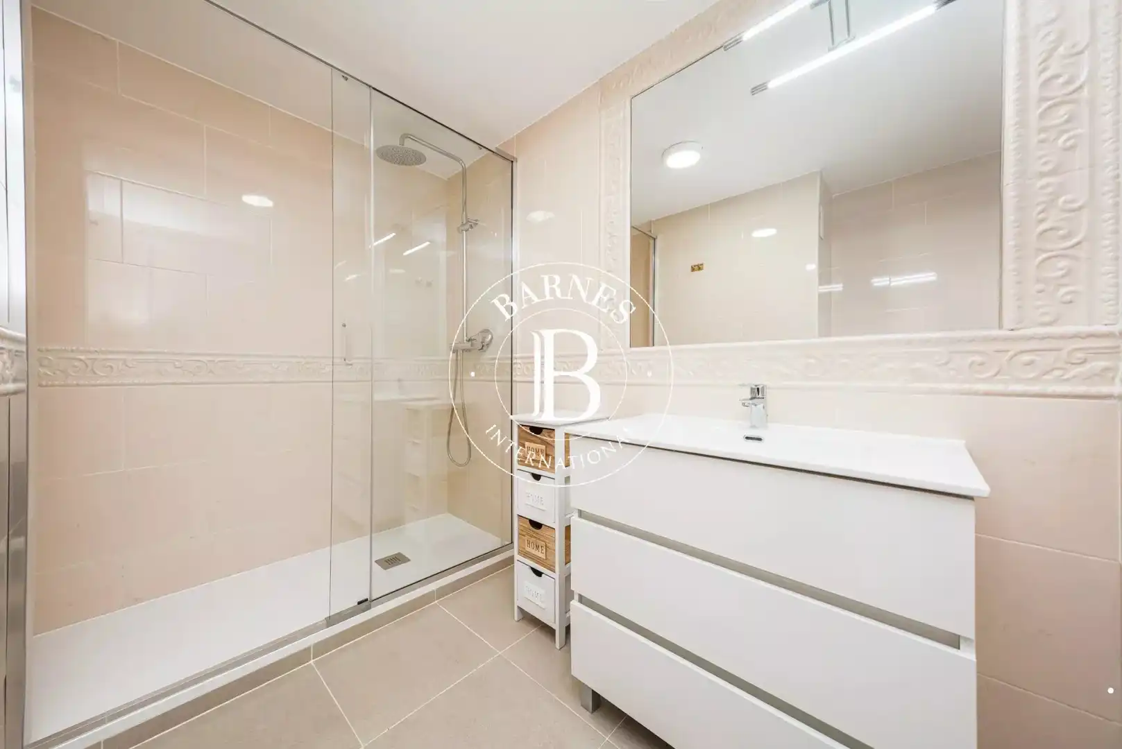 Bathroom of Flat for rent in Madrid  with Air Conditioner, Heating and Terrace