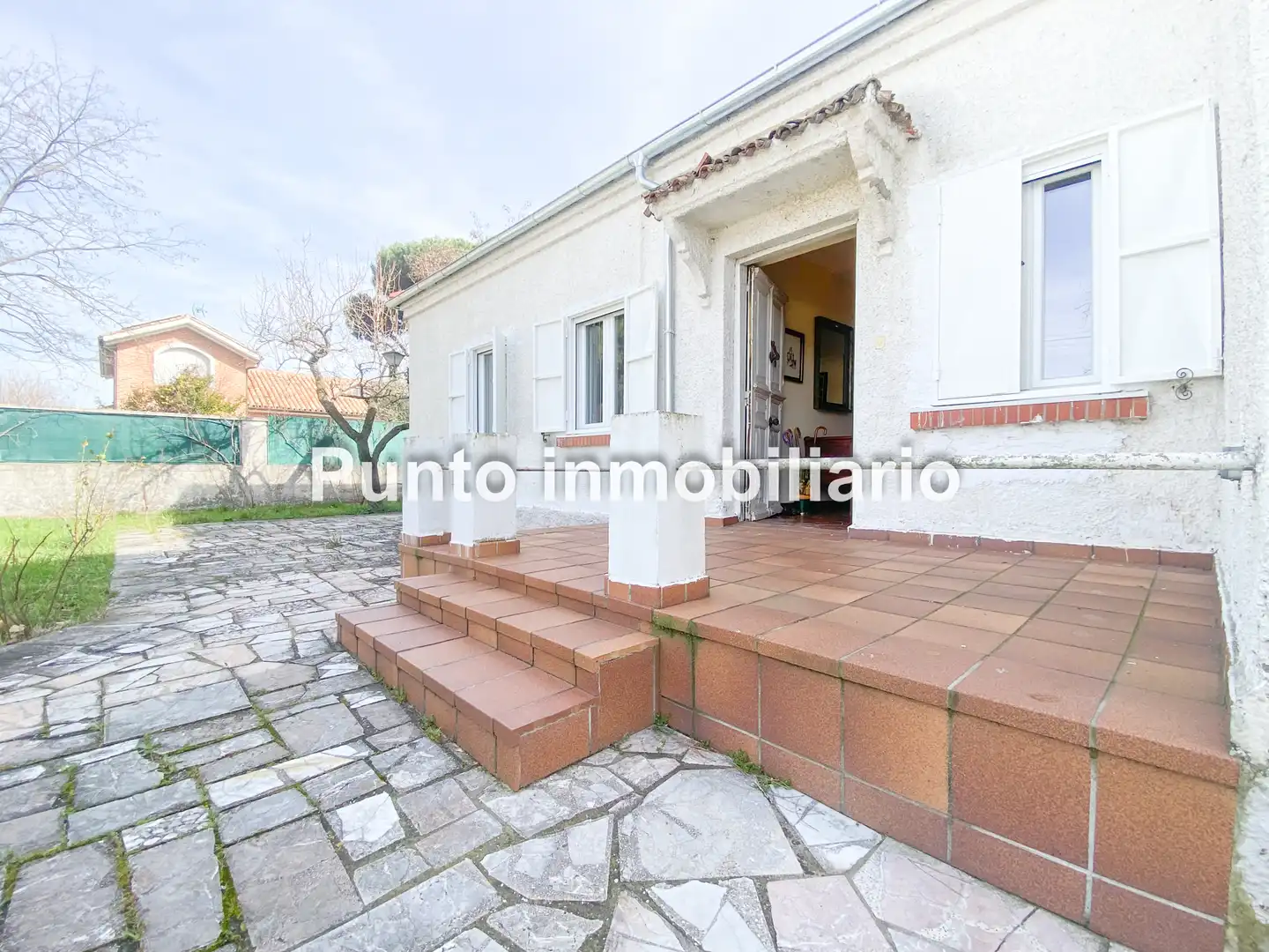 Vista exterior de Casa o xalet en venda en Valladolid amb Jardí privat i Terrassa