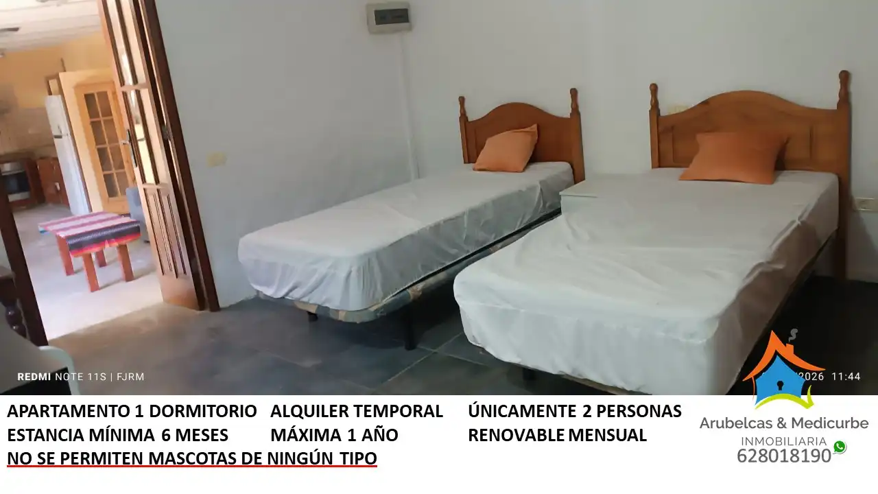 Dormitori de Finca rústica de lloguer en Telde amb Jardí privat, Moblat i Rentadora