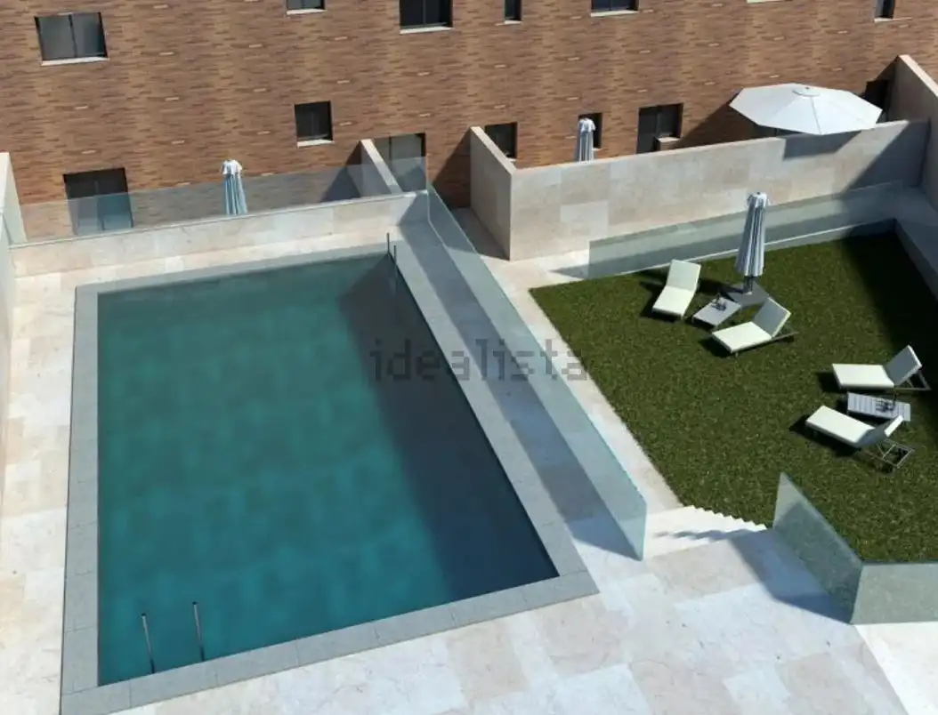 Piscina de Pis en venda en Ciudad Real amb Aire condicionat, Calefacció i Parquet